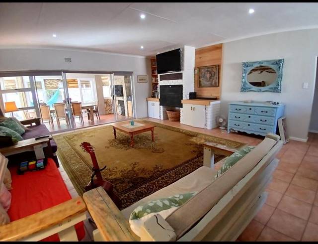 4 BEDROOM HOUSE FOR SALE IN STILBAAI-WES